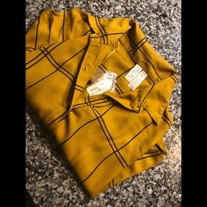 Short sleeve fashion Cropped Button Shirt Size L